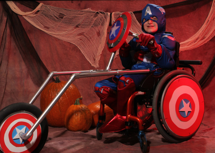 Capitaine America en fauteuil roulant